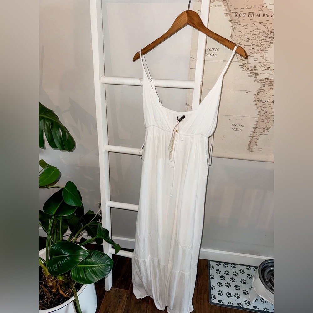 ✨BRIDES✨ White Maxi Dress